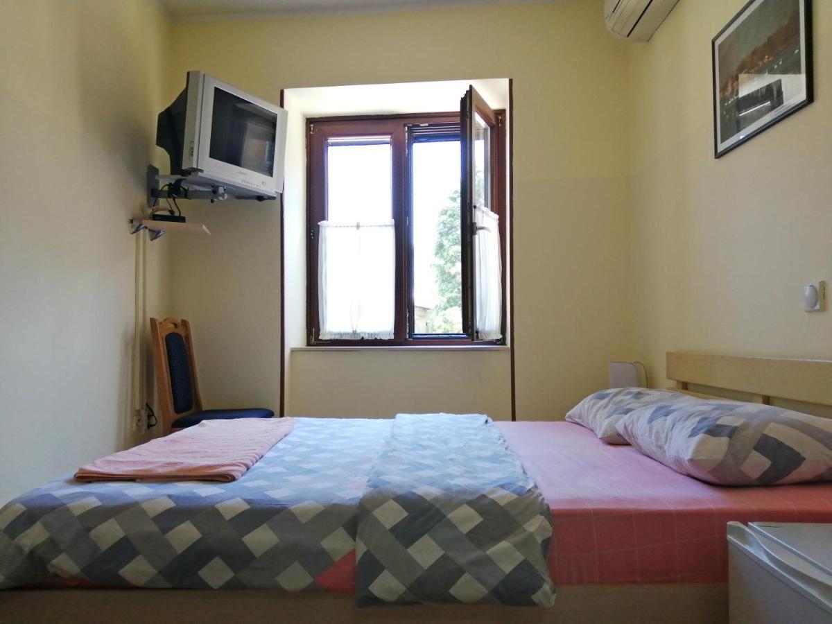 Hotel Pelikan Virpazar Bagian luar foto