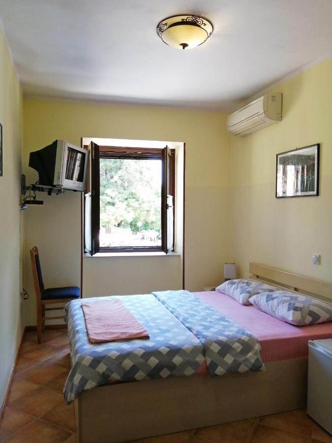 Hotel Pelikan Virpazar Bagian luar foto