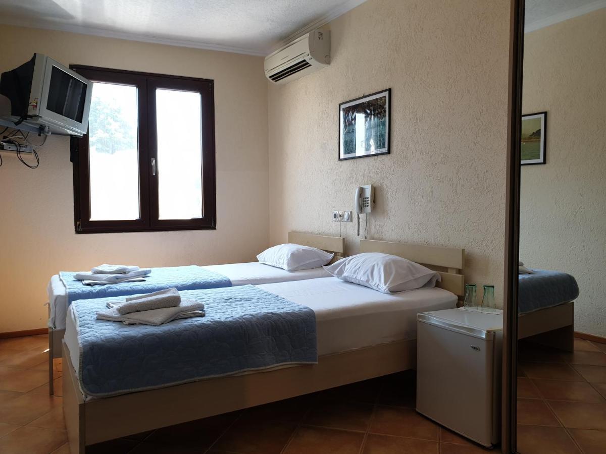 Hotel Pelikan Virpazar Bagian luar foto
