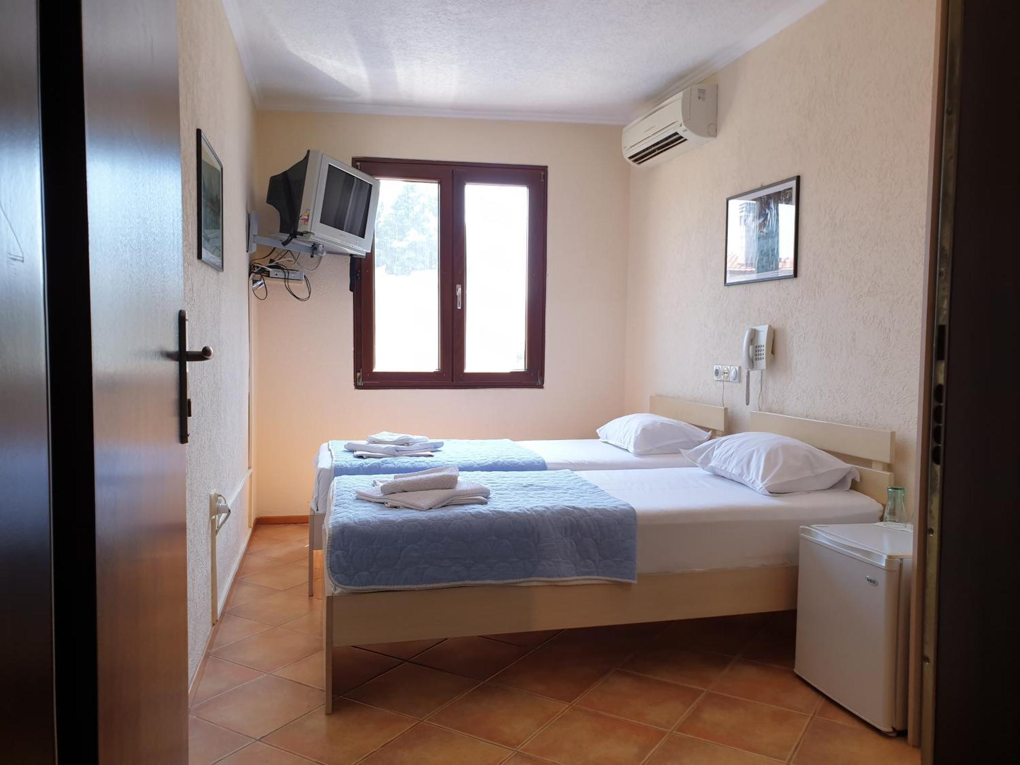 Hotel Pelikan Virpazar Bagian luar foto
