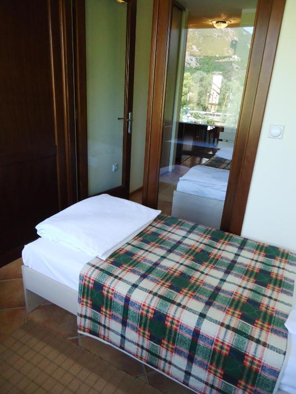 Hotel Pelikan Virpazar Bagian luar foto
